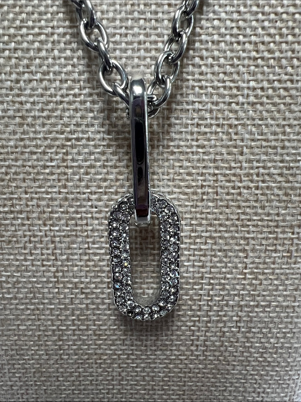 Cara New York. Pavé Oval Link Necklace - Silver